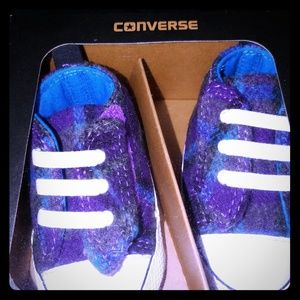 Infant unisex crib shoes